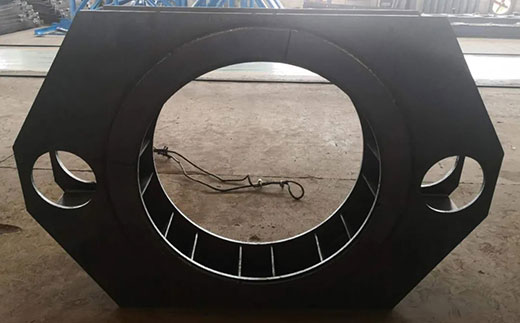 上6尊龙凯时机械人焊接工作站焊接大型工件